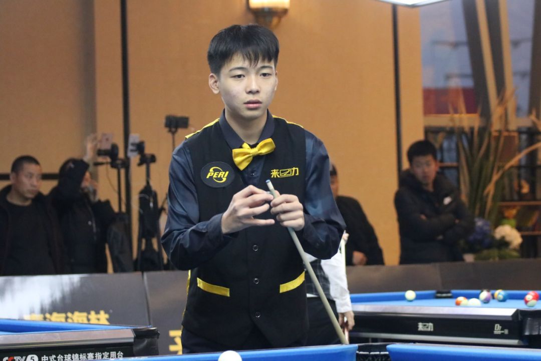 更彰显了中 更彰显了中