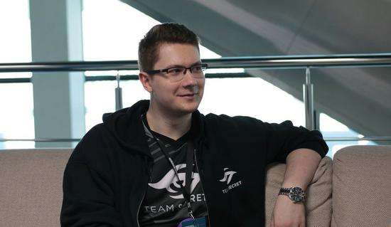 这位现役F 这位现役F