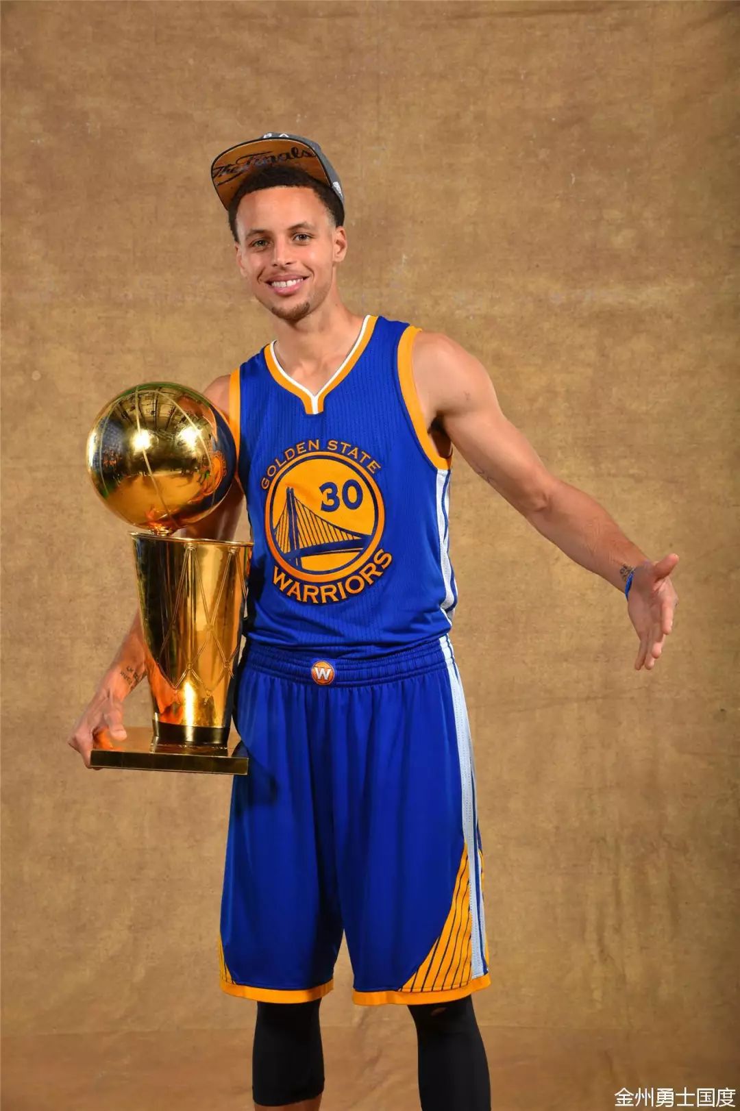 套完全不同 套完全不同